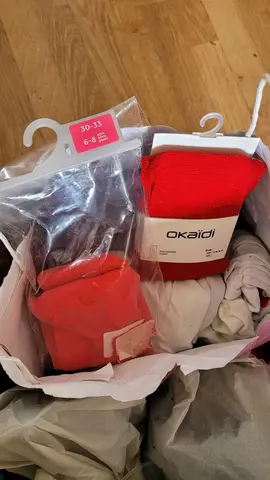 collants enfants 8-10ans même neuf,jamais porté et dans l'emballage.