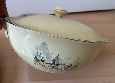 vaisselle ancienne signée