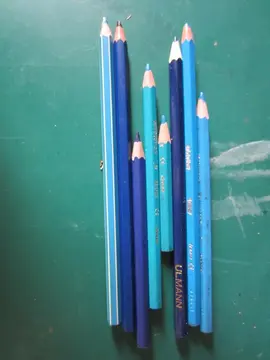 Lot crayons bleu