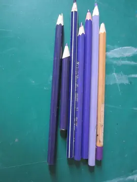 Lot crayons violet