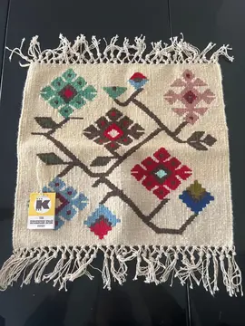 petit tapis / napperon tissé