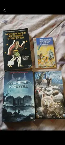 4 livres