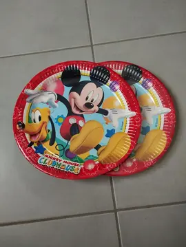 assiettes en carton mickey