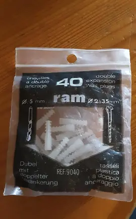 37 chevilles à double ancrage