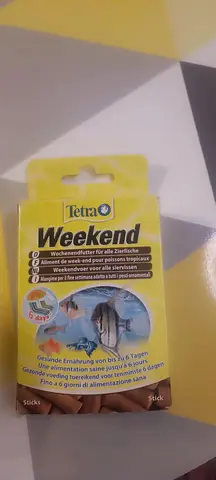 nourriture pour poissons tropicaux