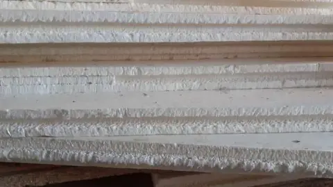 28 PANNEAUX ISOLANT + 20 PANNEAUX EN AGGLO