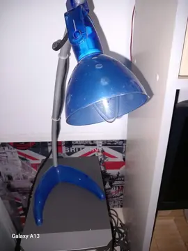 Lampe bleue de bureau ou de chevet