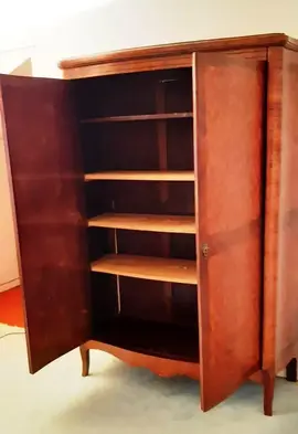 Armoire en bois de rose
