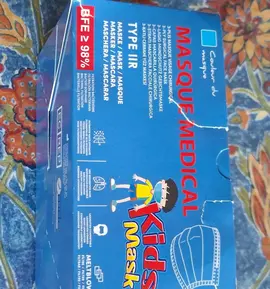 boîte de 50 masques enfants neufs