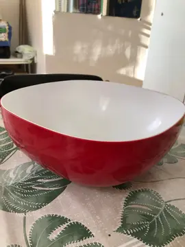 un grand saladier