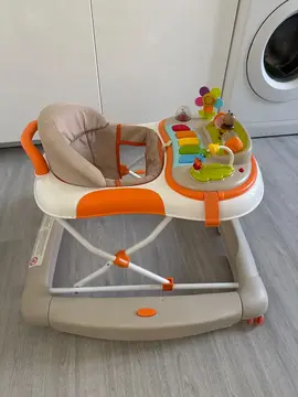 trotteur pour bébé