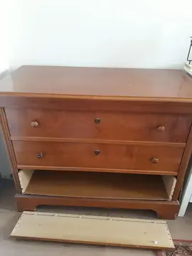Commode bois à réparer