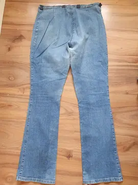 Jean taille haute 40 léger et super bien coupé