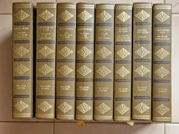 Lot de 8 livres anciens "Les causes célèbres"