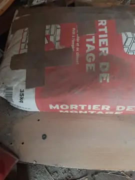 mortier d'assemblage : 1 sac neuf de 35 kg + 1/2 sac
