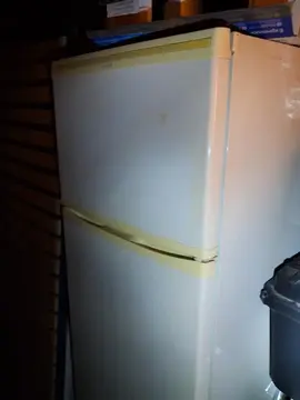 Frigo-Congelo Ariston, tres propre et sain, entretenu nickel, hauteur 1.75 M