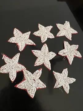 étoiles en perles à coudre sur vêtements