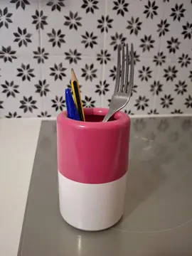 pot crayon ou ustensiles de cuisine