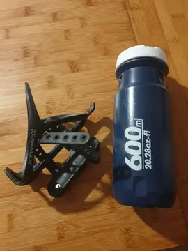 Gourde vélo et son support