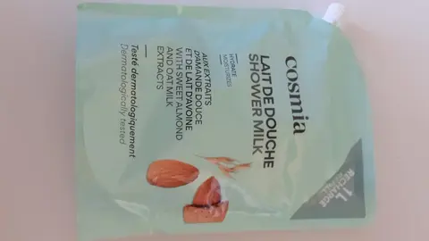 environ 200 ml de gel douche