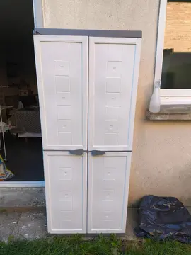 Armoire plastique pour garage / jardin
