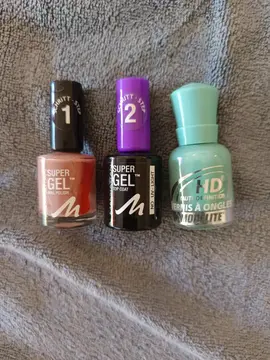 lot de trois vernis à ongles