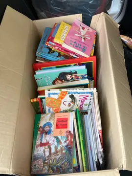 donne nombreux livres enfants ados