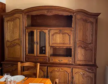 Buffet chêne massif à venir démonter et chercher sur place