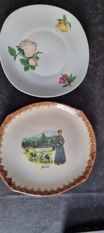 deux plats diamètre 28cm