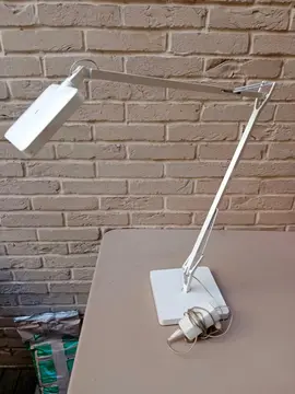 Lampe de table à LED