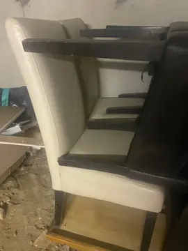 chaise similicuir 3 noires et deux blanches