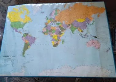 grand planisphère carton et plastique