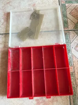 boîte avec casiers