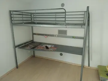 lit en hauteur en métal avec bureau