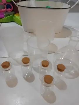 petits accessoires pour jouer au chimiste