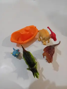 dinosaures en plastique