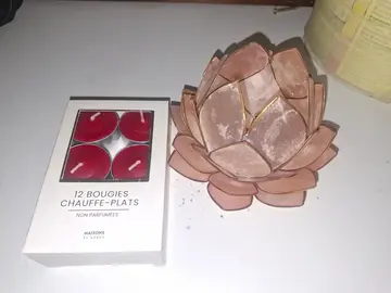 Bougeoirs avec des bougies