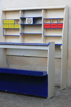 Epicerie en bois laqué