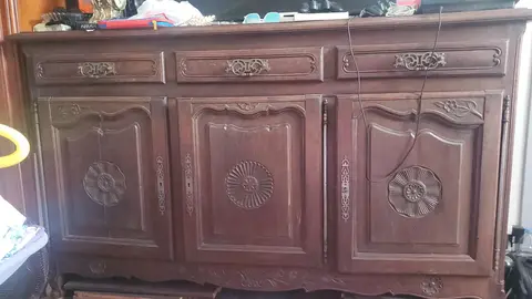 vieux buffet bois massif