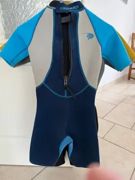 combinaison pour sports nautiques enfants