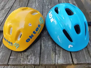 2 casques vélo enfant
