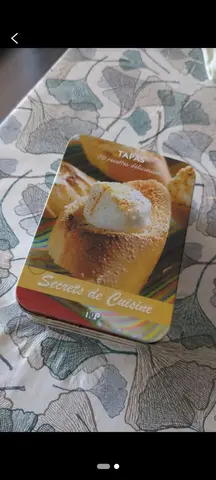 boîte métallique avec recette de tapas