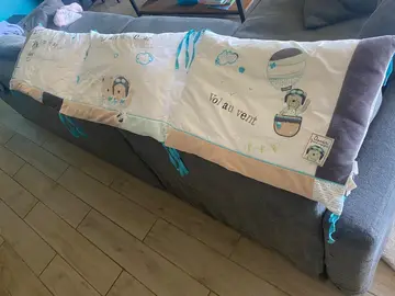 tour de lit enfant bas âge