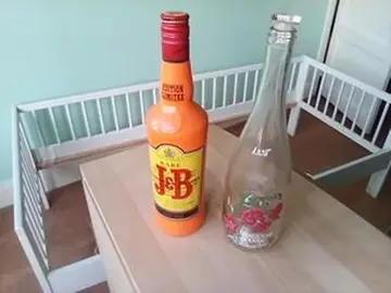 Deux bouteilles de collections