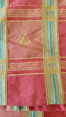 pour upcycling 6 paires de rideaux Madura. Les couleurs sont passées à certains endroits.