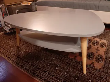 table basse ovale grise