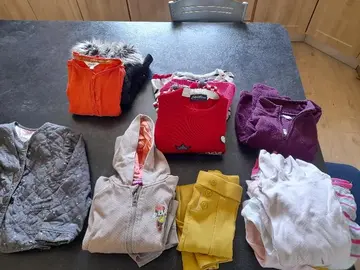 Lot vêtements fille 4 ans automne-hiver