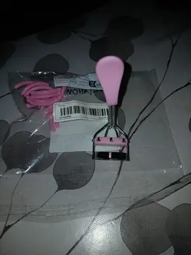 Recourbe cils maquillage et ses accessoires