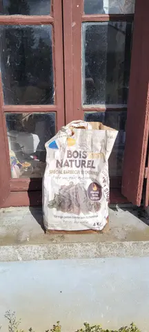 bois naturel pour barbecue
