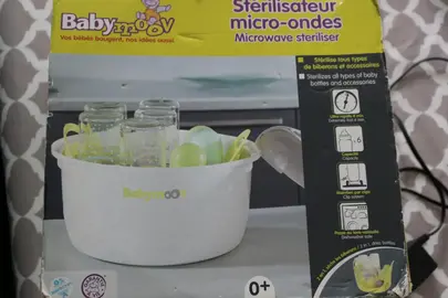 Stérilisateur micro-ondes